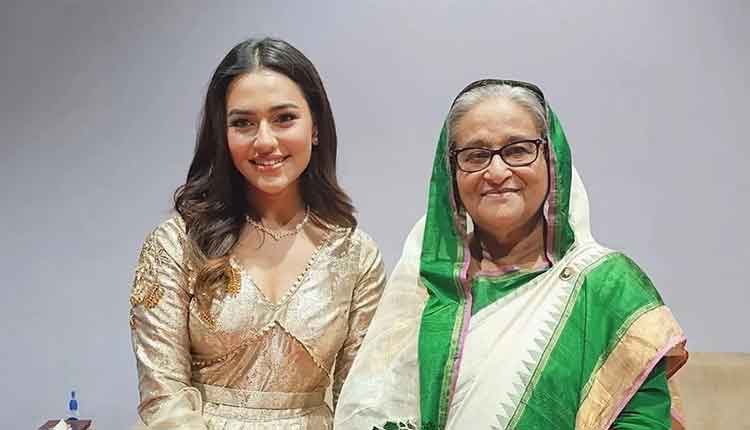 যে কারণে শেখ হাসিনা চরিত্রে অভিনয় করেন নুসরাত