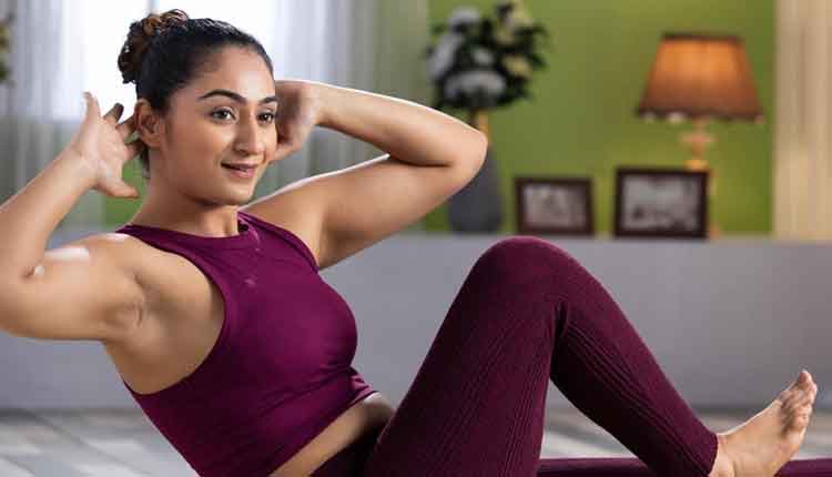 ফিট থাকতে ঘরেই শরীরচর্চা করুন