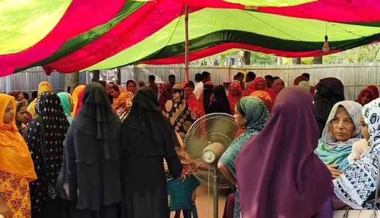গাংনীতে মাইক্রোবাস-ট্রাক সংঘর্ষ, নিহত ৩