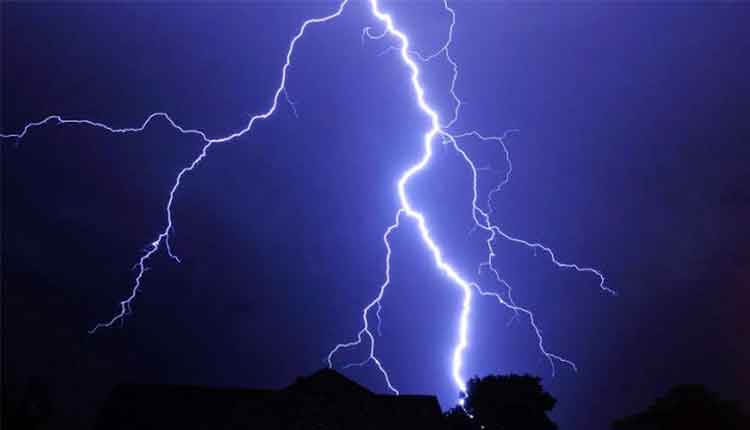 ভারতে বজ্রপাতে প্রাণ গেলো ৯ জনের