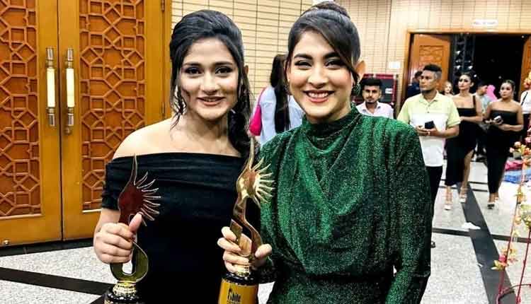 সেরা অভিনেত্রীর পুরস্কার জিতলেন মেহজাবীন