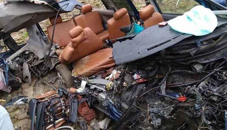 ঠাকুরগাঁওয়ে ট্রাক-মাইক্রোবাস সংঘর্ষে নিহত ৪