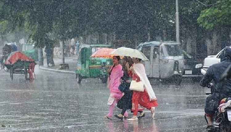 আজ ৬০ কিলোমিটার বেগে বজ্রসহ বৃষ্টি হতে পারে