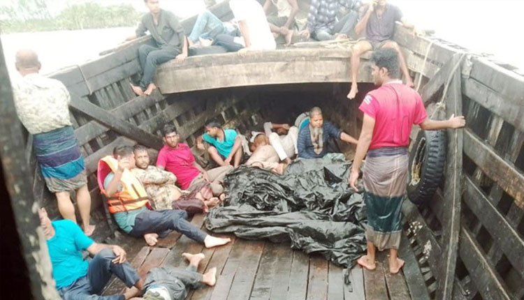 মেঘনায় ট্রলার ডুবি, নিখোঁজ ১৯ যাত্রী