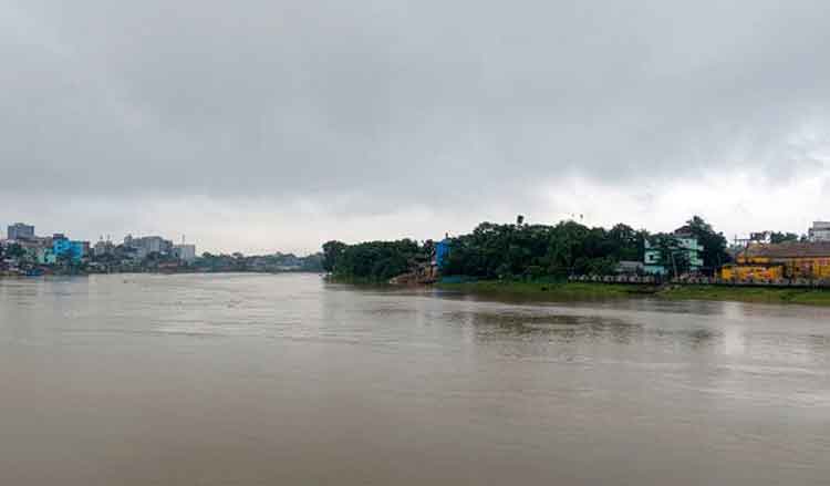 উজানের ঢলে বিপৎসীমা ছাড়িয়েছে সুরমা-কুশিয়ারা