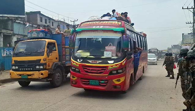 নাড়ির টানে ঘরে ফিরছে মানুষ