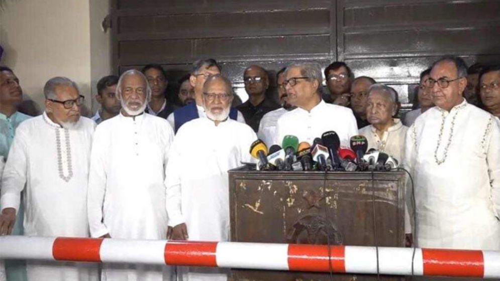 ফিরোজায় খালেদা জিয়ার সঙ্গে বিএনপি নেতাদের ঈদের শুভেচ্ছা বিনিময়