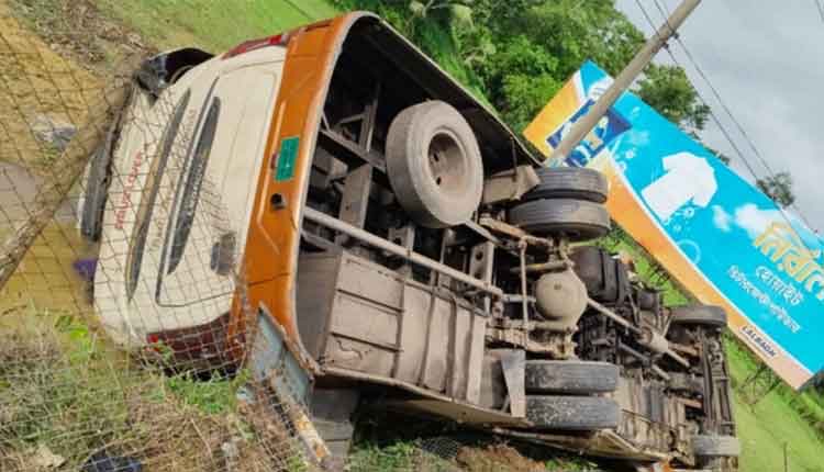কক্সবাজারে সড়ক দুর্ঘটনায় বাবা-ছেলে নিহত