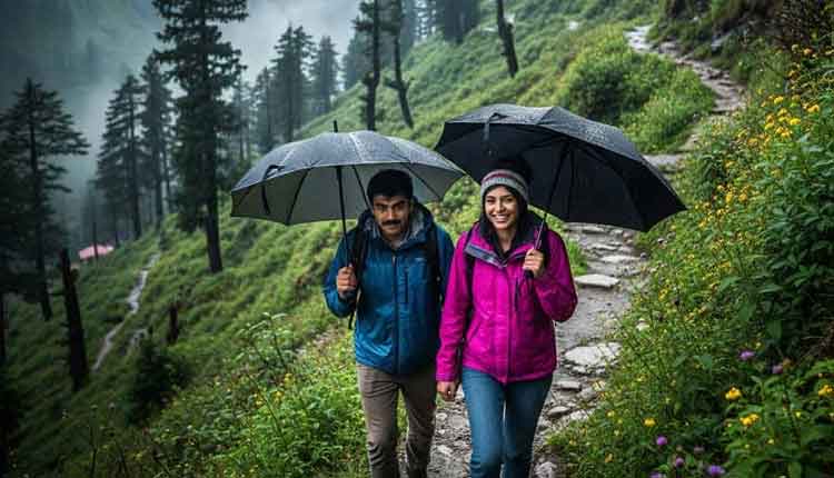 ভ্রমণের সময়ই বর্ষা, তবে থাকতে হবে সতর্ক