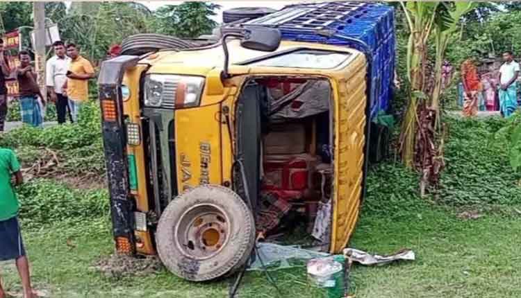 ফুলবাড়ীতে ট্রাকের ধাক্কায় নিহত ২