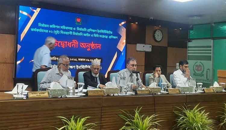 কর্মপরিকল্পনা পরিবর্তন ছাড়া নির্বাচন সম্ভব নয়: সিইসি