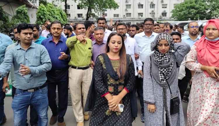 সচিবালয়ে কঠিন কর্মসূচি দিলো সরকারি চাকরিজীবীরা