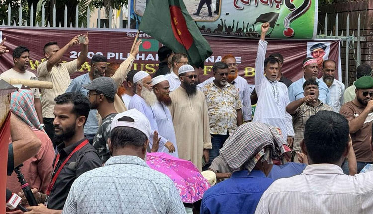 যমুনা ঘেরাওয়ের হুমকি বিডিআর হত্যাকাণ্ডে চাকরিচ্যুতদের