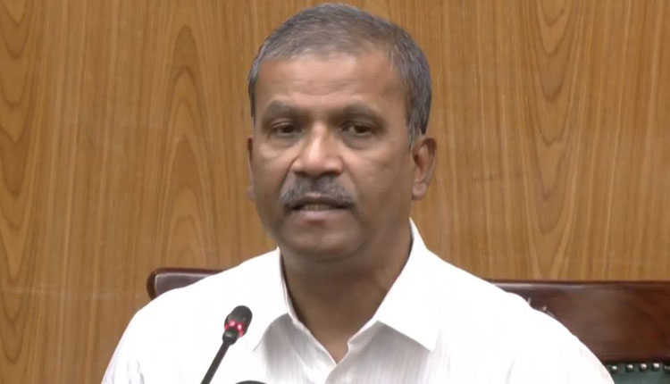 চরম কষ্ট পেয়েছেন আসিফ নজরুল