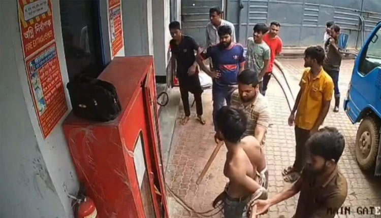 গাজীপুরে এ কেমন অমানবিকতা!