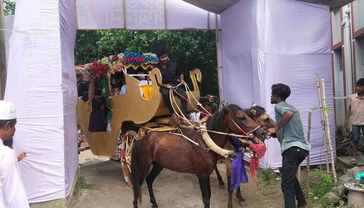 কুমিল্লায় রাজকীয়ভাবে গুরুজন সম্মাননা