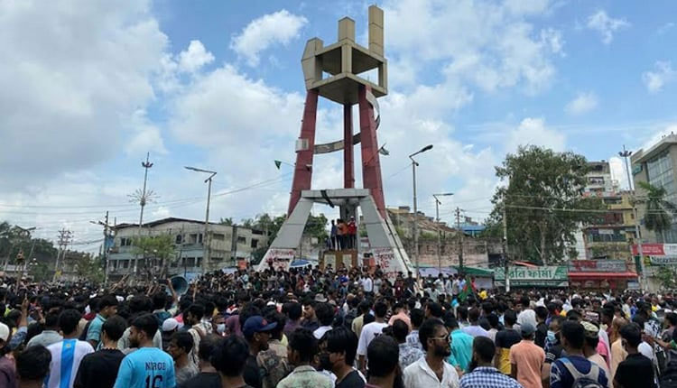 ওইদিন জুমার নামাজে মুসল্লিরা কেঁদে ওঠেন